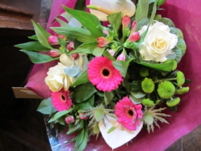 Florist Choice - A gorgeous mix of seasonal flowers in colours of your choice, mention when ordering, or just leave it completely up to us!